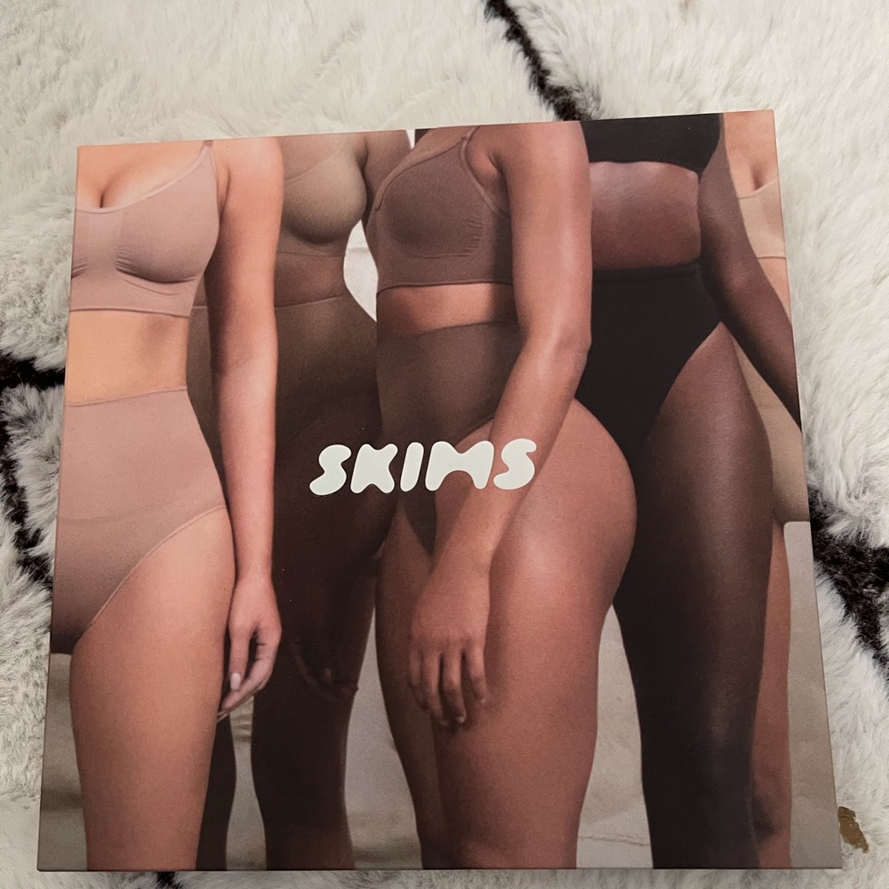 SKIMS Sculpting Mid Waist Briefs